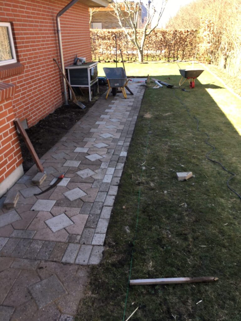 - JBT Service - IMG 5762 scaled 1 - Derfor betaler det sig at vælge professionel belægning til terrasse og indkørsel - JBT Service - IMG 5762 scaled 1 - Derfor betaler det sig at vælge professionel belægning til terrasse og indkørsel